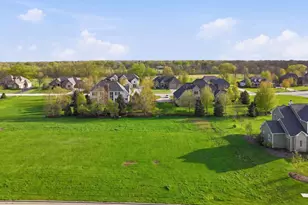 224 Whittemore Dr, Sycamore, IL 60178 - Photo 1