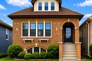 5230 N Liano Ave, Chicago, IL 60630 - Photo 1