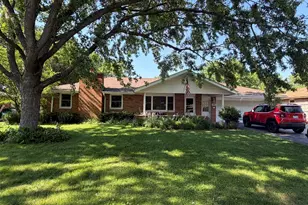 309 Calkins Dr, Sugar Grove, IL 60554 - Photo 1