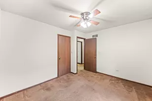 1406 Kaskaskia Ave, Elgin, IL 60123 - Photo 14