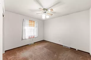 1406 Kaskaskia Ave, Elgin, IL 60123 - Photo 14