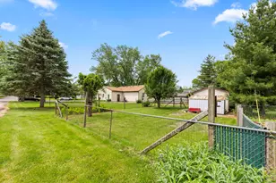 1406 Kaskaskia Ave, Elgin, IL 60123 - Photo 4