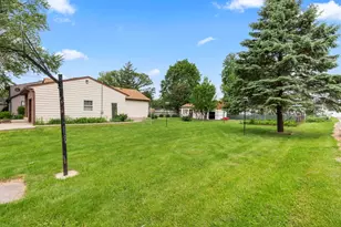 1406 Kaskaskia Ave, Elgin, IL 60123 - Photo 4