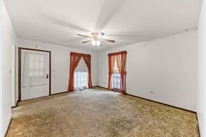 1406 Kaskaskia Avenue, Elgin, IL 60123 - Photo 8