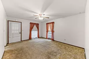 1406 Kaskaskia Ave, Elgin, IL 60123 - Photo 8