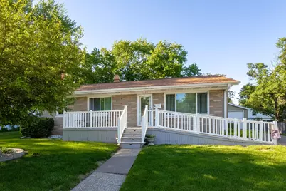 1920 E 31st Street, Davenport, IA 52807 - Photo 1