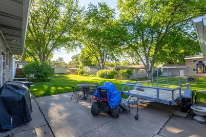 1920 E 31st Street, Davenport, IA 52807 - Photo 28