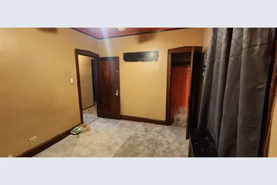 8443 S Manistee Avenue, Chicago, IL 60617 - Photo 8