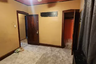 8443 S Manistee Ave, Chicago, IL 60617 - Photo 8