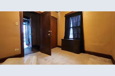8443 S Manistee Avenue, Chicago, IL 60617 - Photo 4