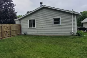 1500 Woodland Dr, Sycamore, IL 60178 - Photo 32