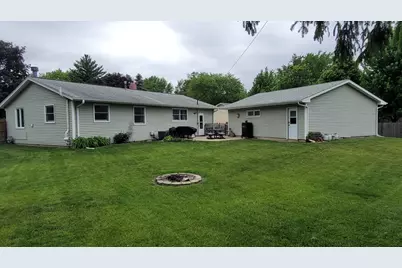 1500 Woodland Drive, Sycamore, IL 60178 - Photo 2