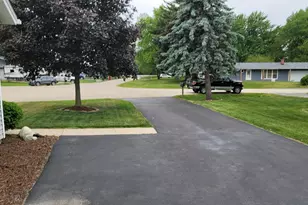 1500 Woodland Dr, Sycamore, IL 60178 - Photo 38