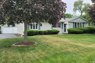 1500 Woodland Dr, Sycamore, IL 60178 - Photo 1