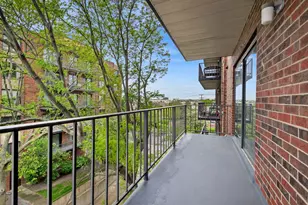 9560 Gross Point Rd, Skokie, IL 60076 - Photo 10
