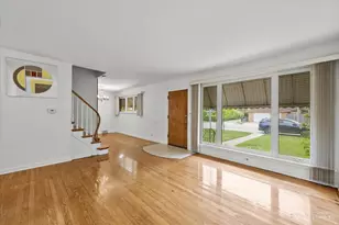 5216 Lee St, Skokie, IL 60077 - Photo 2