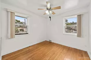 5216 Lee St, Skokie, IL 60077 - Photo 6