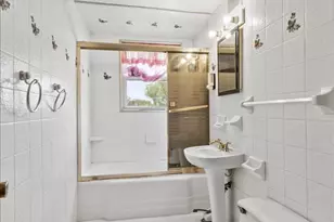 5216 Lee St, Skokie, IL 60077 - Photo 10