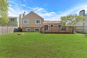 130 Lisk Dr, Hainesville, IL 60030 - Photo 4
