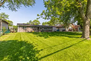 6847 Hawthorne Ln, Hanover Park, IL 60133 - Photo 16