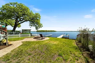107 Hillside Ct, Fox Lake, IL 60020 - Photo 2