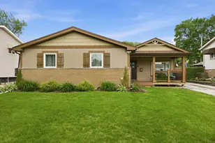 9143 W 92nd St, Hickory Hills, IL 60457 - Photo 2