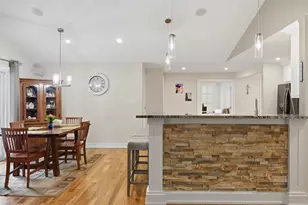 9143 W 92nd St, Hickory Hills, IL 60457 - Photo 8