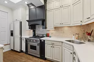 3822 N Alta Vista Terrace, Chicago, IL 60613 - Photo 10