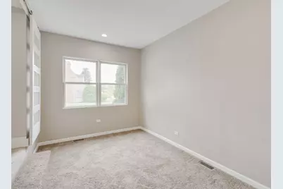 9535 S Fairfield Avenue, Evergreen Park, IL 60805 - Photo 12