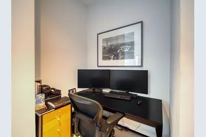 500 W Superior Street #1113, Chicago, IL 60654 - Photo 16