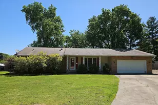 142 Fielder Dr, Salem, IL 62881 - Photo 1