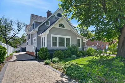 112 Douglas Avenue, Libertyville, IL 60048 - Photo 1