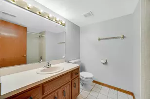 13434 E Circle Dr, Crestwood, IL 60418 - Photo 16