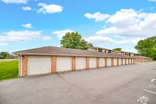13434 E Circle Dr, Crestwood, IL 60418 - Photo 18
