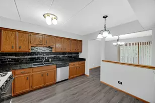 13434 E Circle Dr, Crestwood, IL 60418 - Photo 4