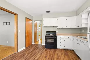 1521 Chelsea Ave, Rockford, IL 61107 - Photo 10