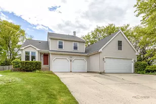 125 Pauline Ave, Buffalo Grove, IL 60089 - Photo 2
