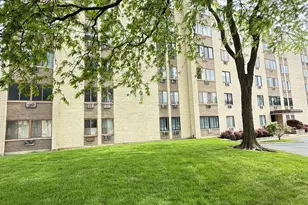 9745 S Karlov Ave, Oak Lawn, IL 60453 - Photo 1