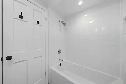 7821 W Thorndale Avenue, Chicago, IL 60631 - Photo 16