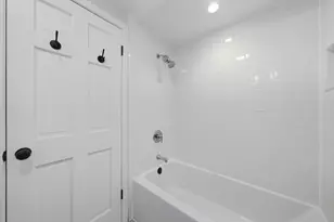 7821 W Thorndale Ave, Chicago, IL 60631 - Photo 16