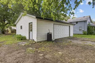 200 W Locust St, Cambridge, IL 61238 - Photo 4