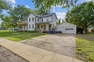 200 W Locust St, Cambridge, IL 61238 - Photo 2