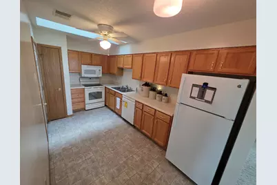 2503 Megan Court #B, Sterling, IL 61081 - Photo 6