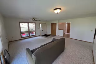 2503 Megan Ct, Sterling, IL 61081 - Photo 8