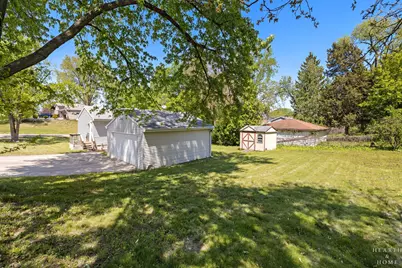502 E Oak Street, Lake in the Hills, IL 60156 - Photo 6
