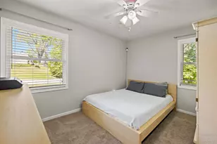 502 E Oak St, Lake in the Hills, IL 60156 - Photo 20