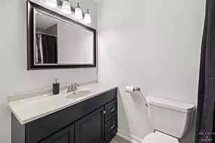 502 E Oak St, Lake in the Hills, IL 60156 - Photo 16