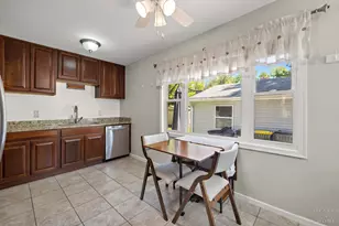 502 E Oak St, Lake in the Hills, IL 60156 - Photo 8