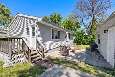 502 E Oak Street, Lake in the Hills, IL 60156 - Photo 2