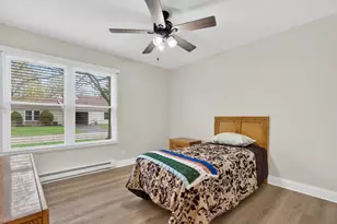 7225 Oxford Cir, Fox Lake, IL 60020 - Photo 16